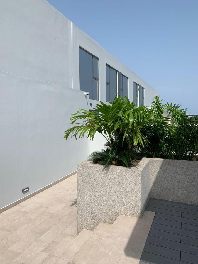 Rt Properties @ The Lennox Airport Residential Acra Exterior foto